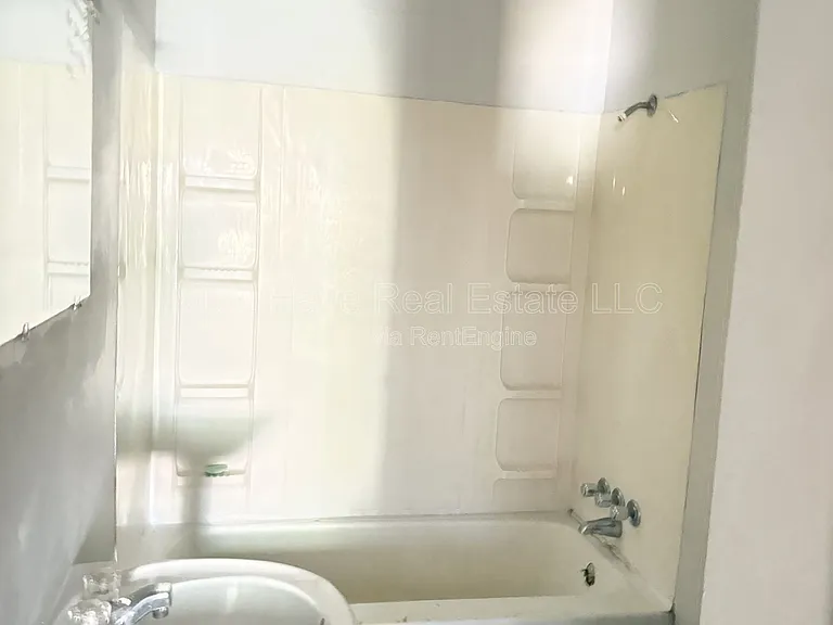 1255 22nd St NE — Photo 6