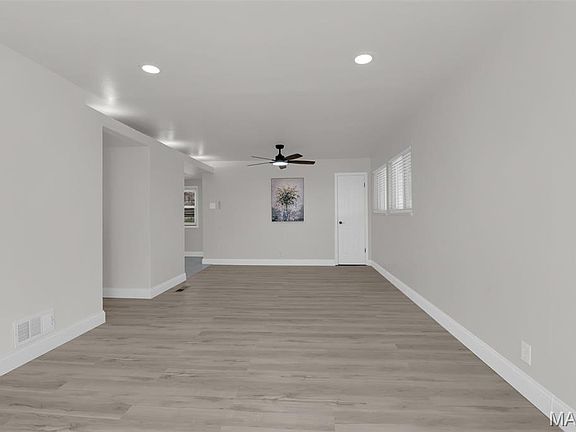 5th image of 3733 Louis St