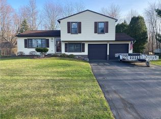 6116 Gaspe Ln, Cicero, NY 13039