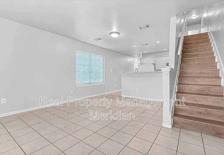 1920 Saint Louis Ave — Photo 3