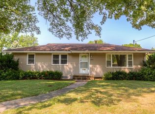 3812 73rd St, Urbandale, IA 50322