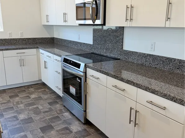 16681 Wyndham Ln, Fontana, CA 92336