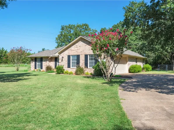 1811 Harris Dr, College Station, TX 77845