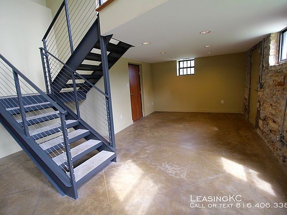 5th image of 1820 Washington St APT 1S