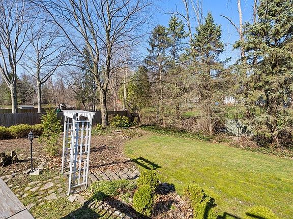 5th image of 91 Apple Creek Ln