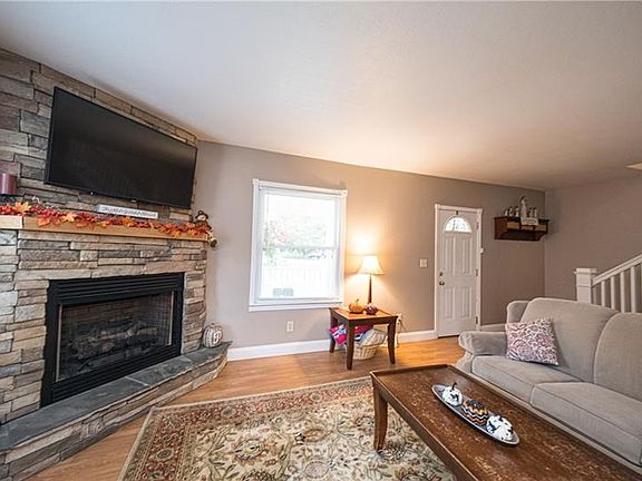 2nd image of 428 Stiefel Ave