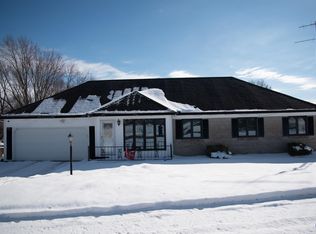 2429 SE Lakeshore Blvd, Topeka, KS 66605