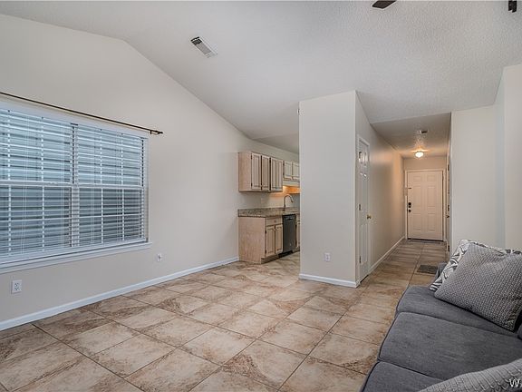 5th image of 1372 Southern Gardens Dr
