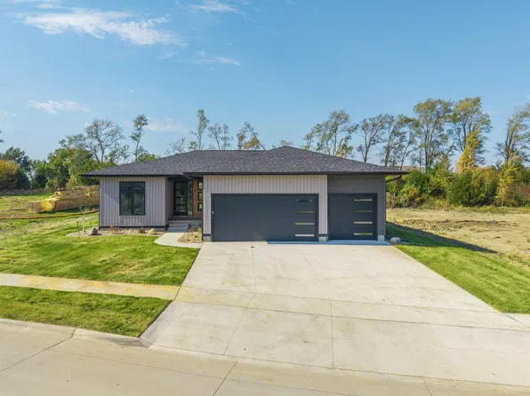 4713 Luke St, Cedar Falls, IA 50613