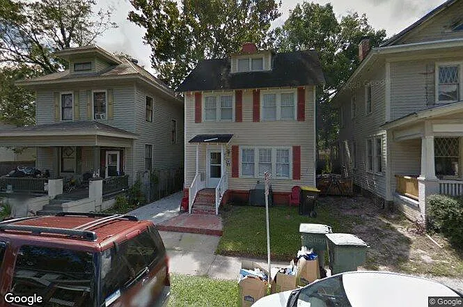 625 E 38th St — Photo 1