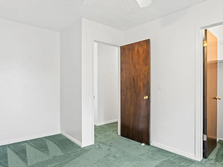 9763 S Sitzmark Dr — Photo 16
