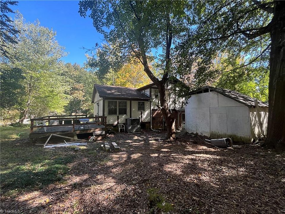 2nd image of 1302 Granada Ln
