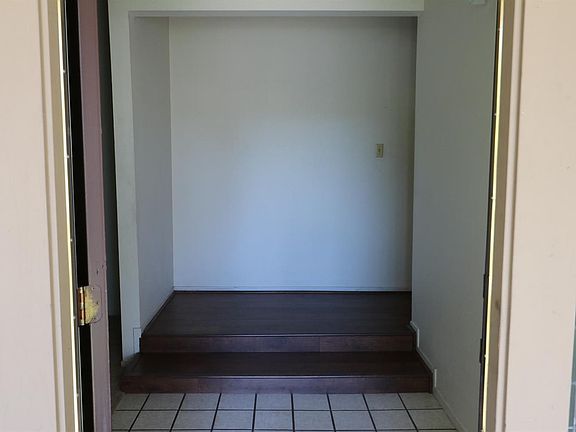 4th image of 7211 Trousdale Pl