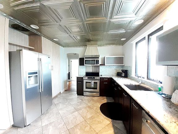 4th image of 1611 N Atlantic Ave