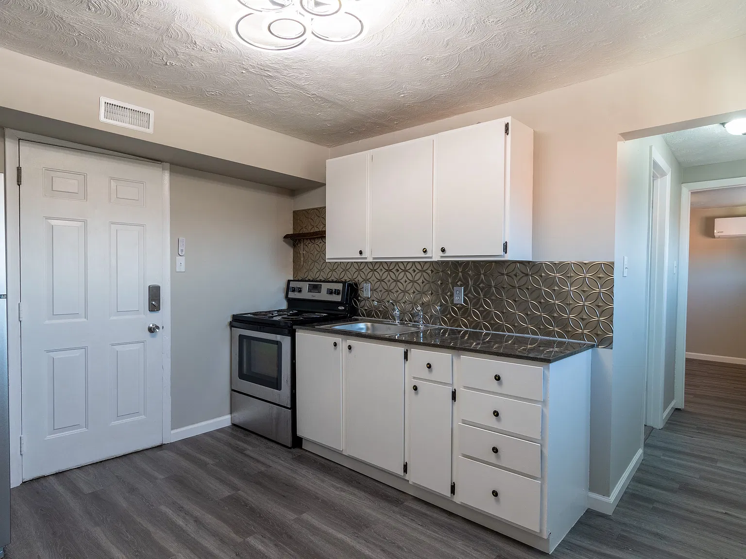 1 bed, 880 sqft, $1,000 — Photo 4