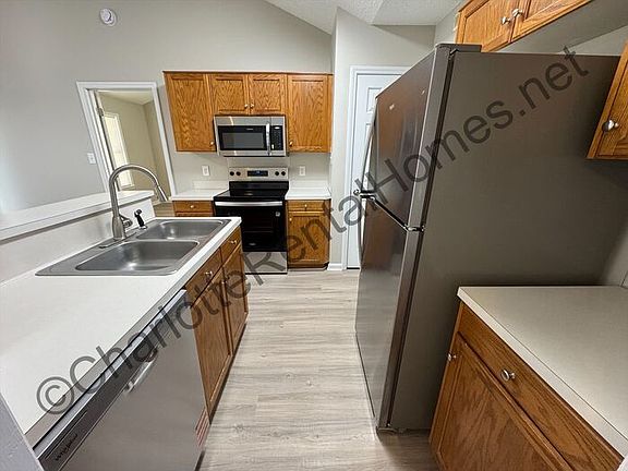 4th image of 6311 Richfield Ln