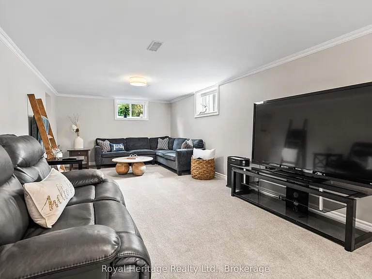 19 Kawartha Dr #LOWER — Photo 8
