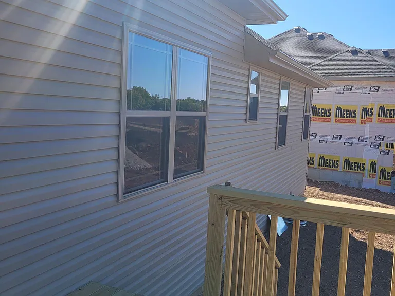 209 W Canterbury Ln — Photo 7