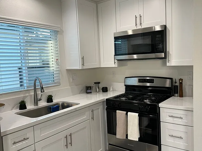 1451 W Almond Ave #D — Photo 3