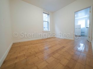 22-77 Steinway Ave #1R, Astoria, NY 11105