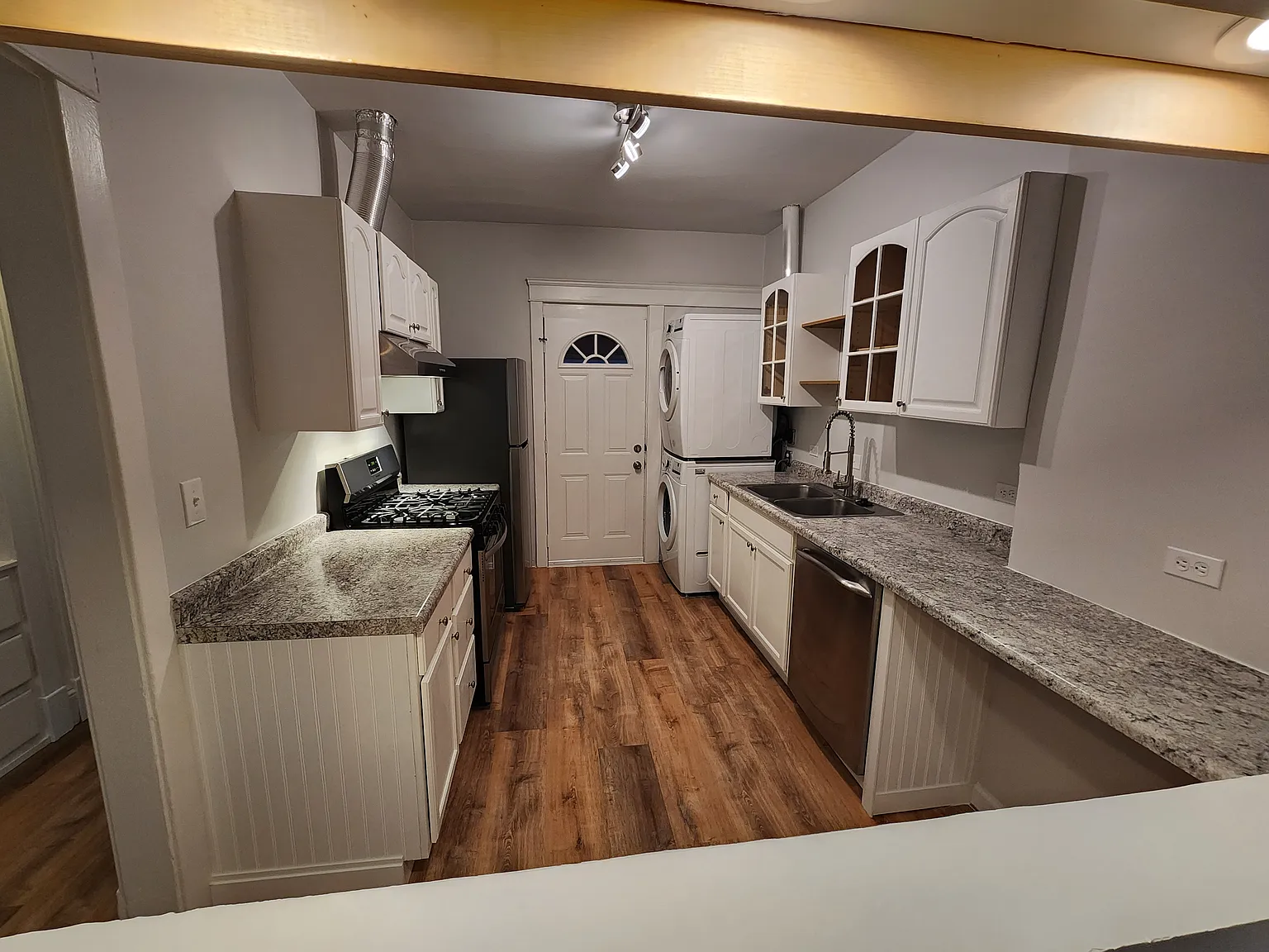 8511 Lake Ave — Photo 2