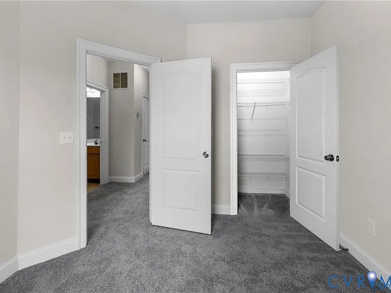 733 S Pine St — Photo 28