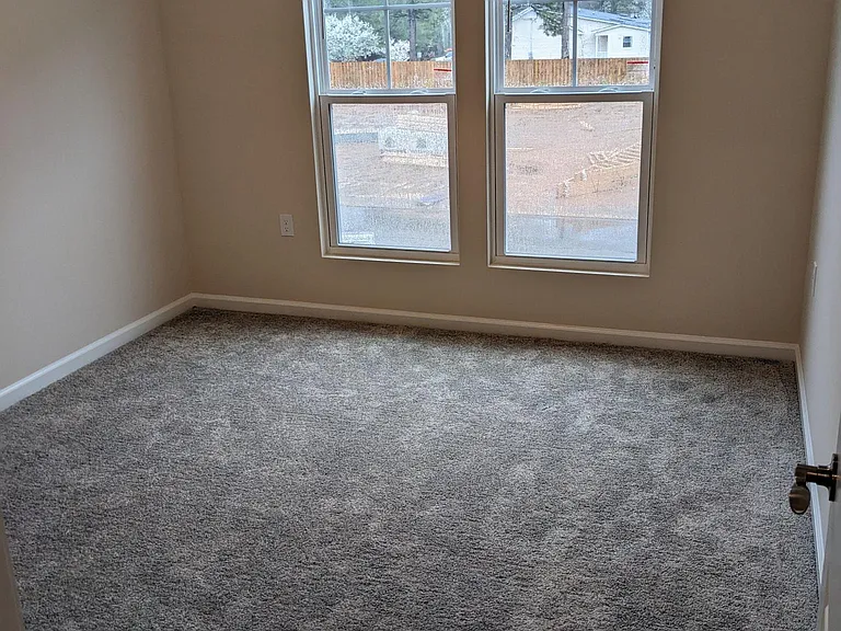877 McKenzie Park Ter — Photo 16