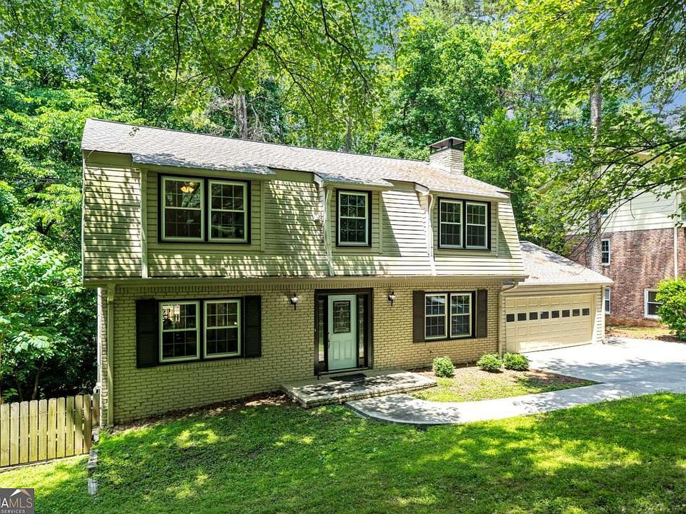 1st image of 2296 Sherbrooke Dr NE