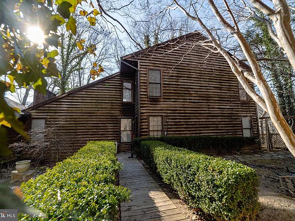 2nd image of 10754 Lake Forest Dr