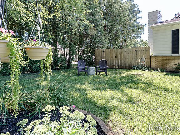 3rd image of 2031 Mary Ave