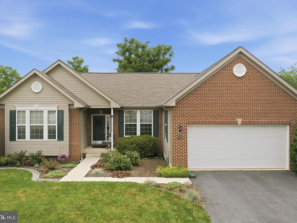 1st image of 1071 Crestwood Dr