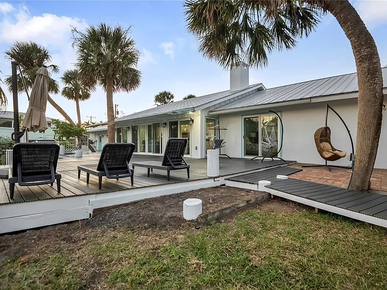 31 Lands End Ln — Photo 43