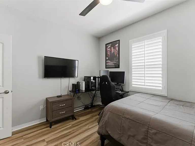 27433 Saginaw Dr — Photo 4