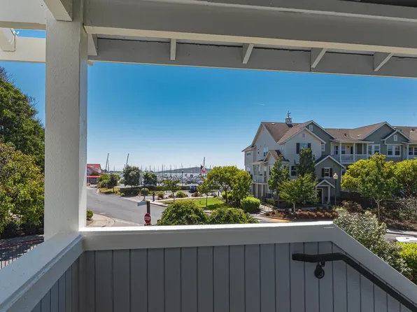 40 Schooner Ct, Richmond, CA 94804