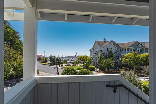 40 Schooner Ct Photo 1