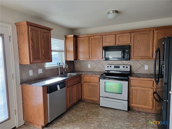 3rd image of 3505 Logsdon St
