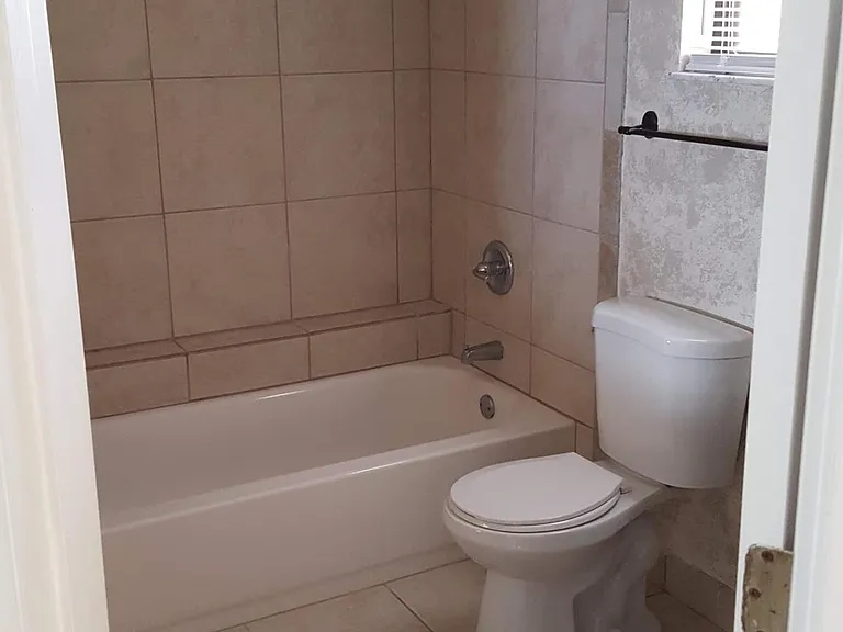 2nd Bath (2nd Floor)