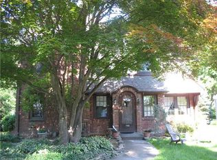 108 Foxcroft Rd, West Hartford, CT 06119