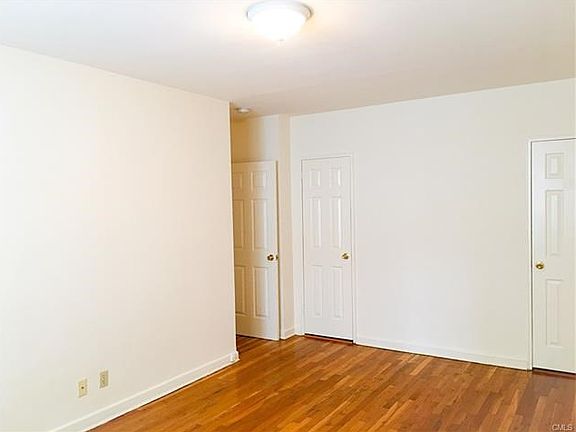 5th image of 122 Hoyt St APT 2D
