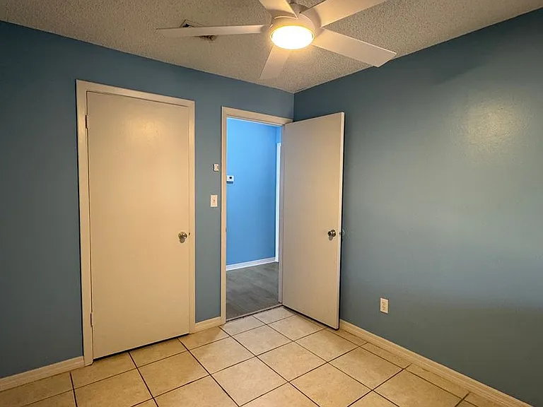 7237 Harbor Heights Cir — Photo 3
