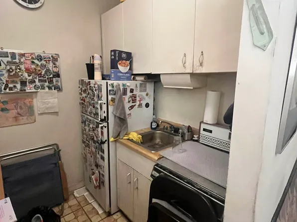 330 East 83rd Street image 12 of 20