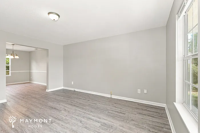 4 bed, 2.5 bath, 2060 sqft, $2,145 — Photo 4
