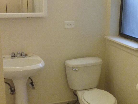 2nd image of 5449 W Quincy St APT 1