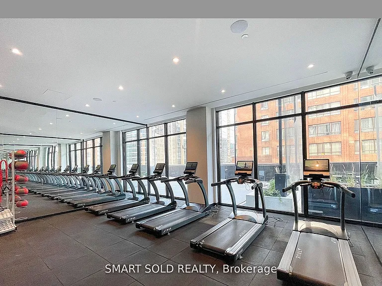 20 Edward St #2620 — Photo 9