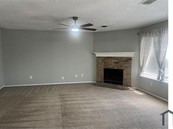 1538 Thornhill Ln