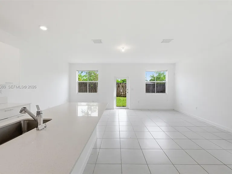 2345 NW 131st Cir — Photo 7