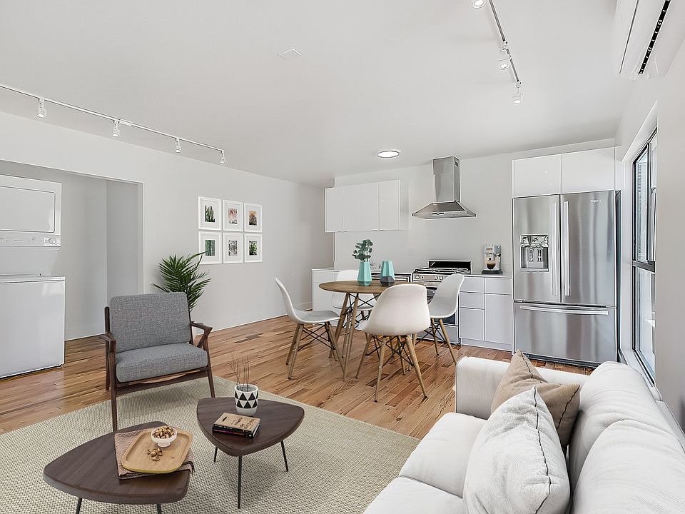 1st image of 513 N Heliotrope Dr #515
