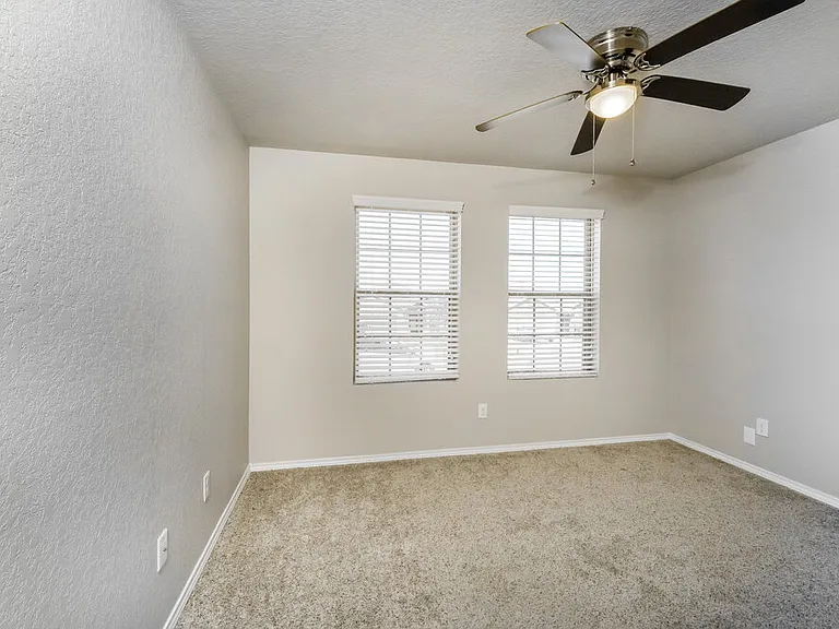 2923 Daisy Mdw — Photo 15