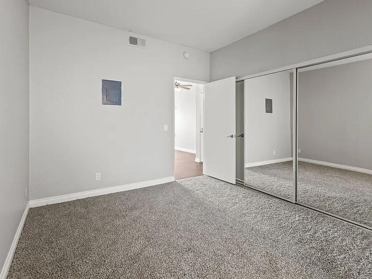 Park Place Apartments — Photo 36