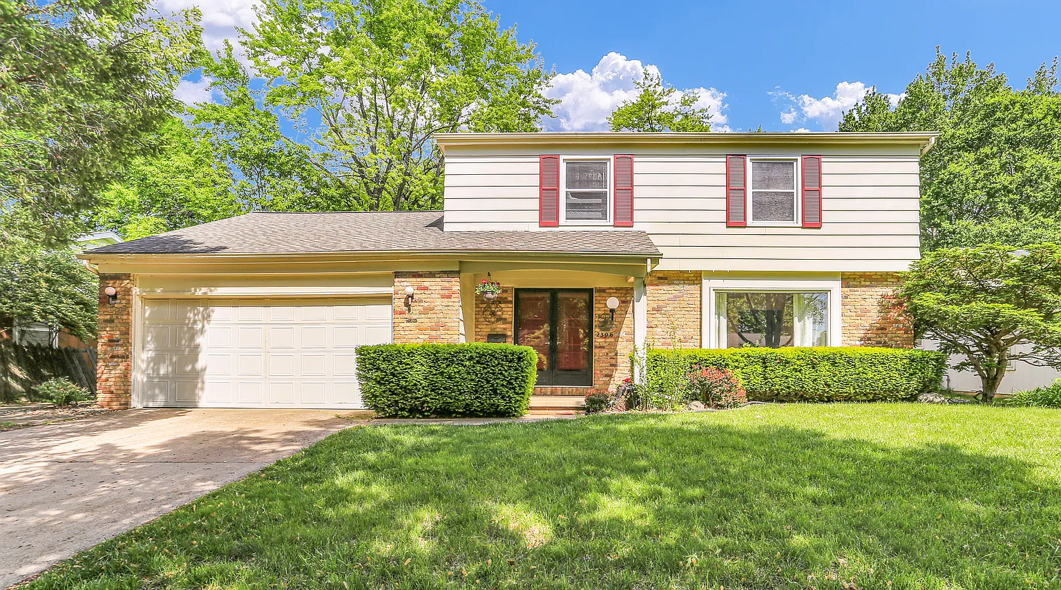2306 Pond St photo 1